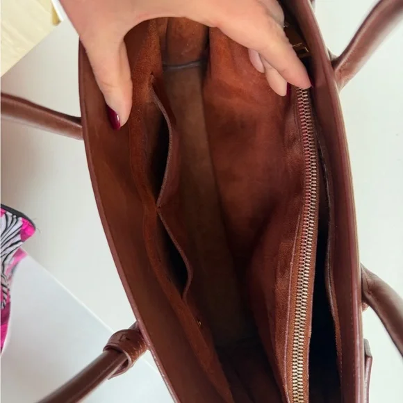 Yves Saint Laurent Sac de Jour (Large) – Camel Calfskin - Picture 8 of 15